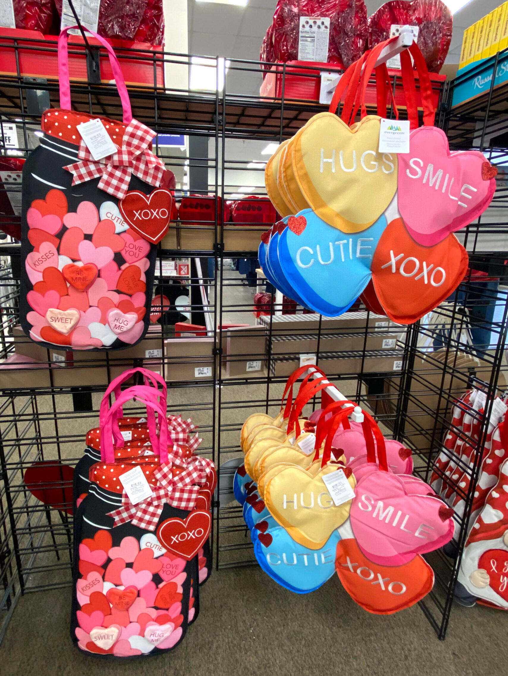 Sweet Decor for the Ultimate Valentine’s Day Setup Hamrick's, Inc.